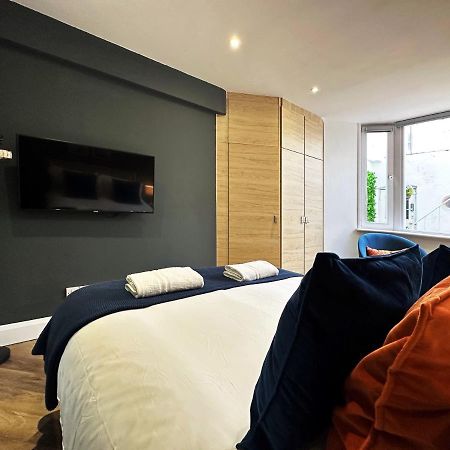 Liam Place Near Hyde Park - 1 Double Bed, 1 Sofa Bed, Spacious Apartment, Private Entrance Londres Exterior foto