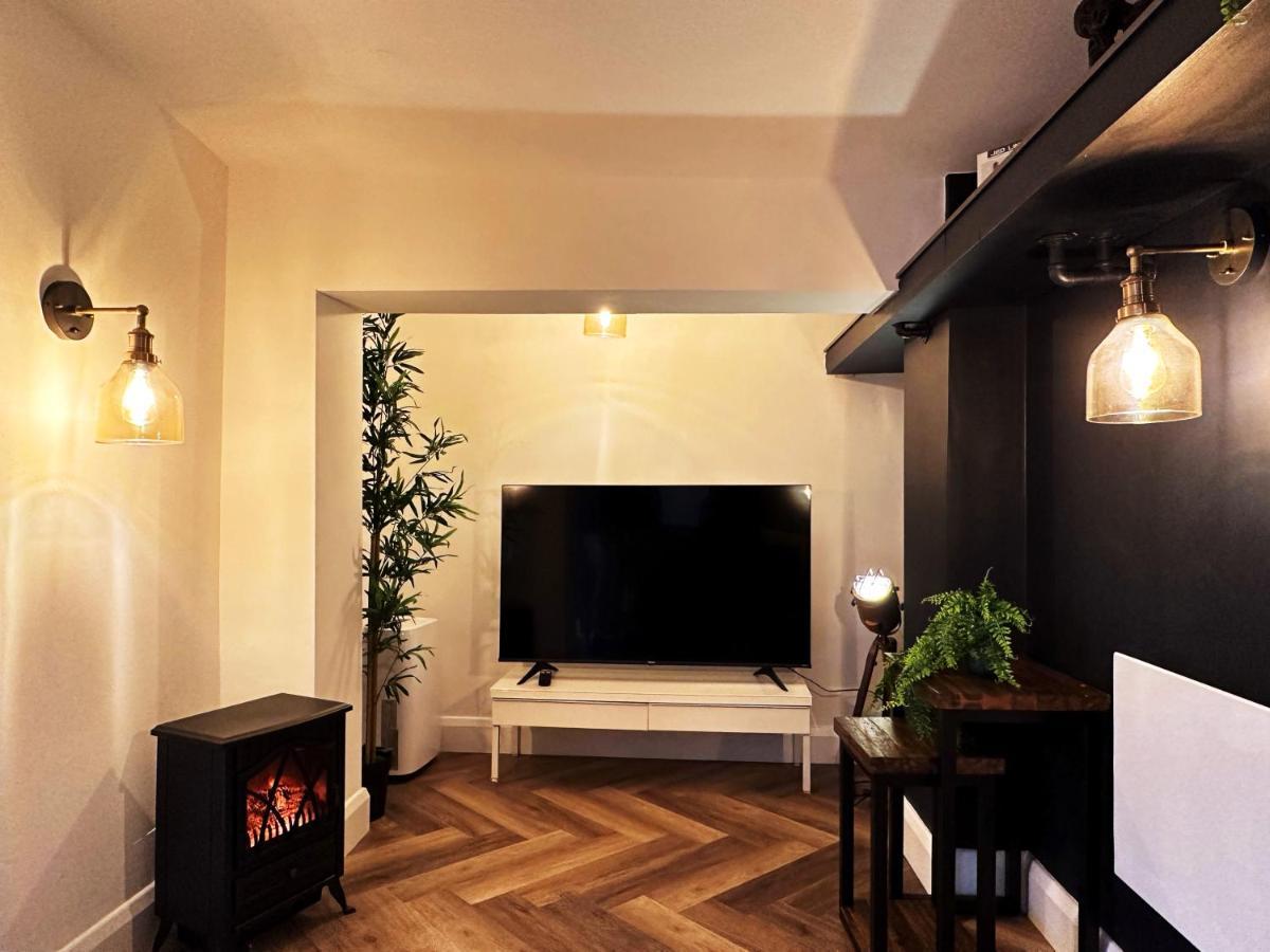 Liam Place Near Hyde Park - 1 Double Bed, 1 Sofa Bed, Spacious Apartment, Private Entrance Londres Exterior foto