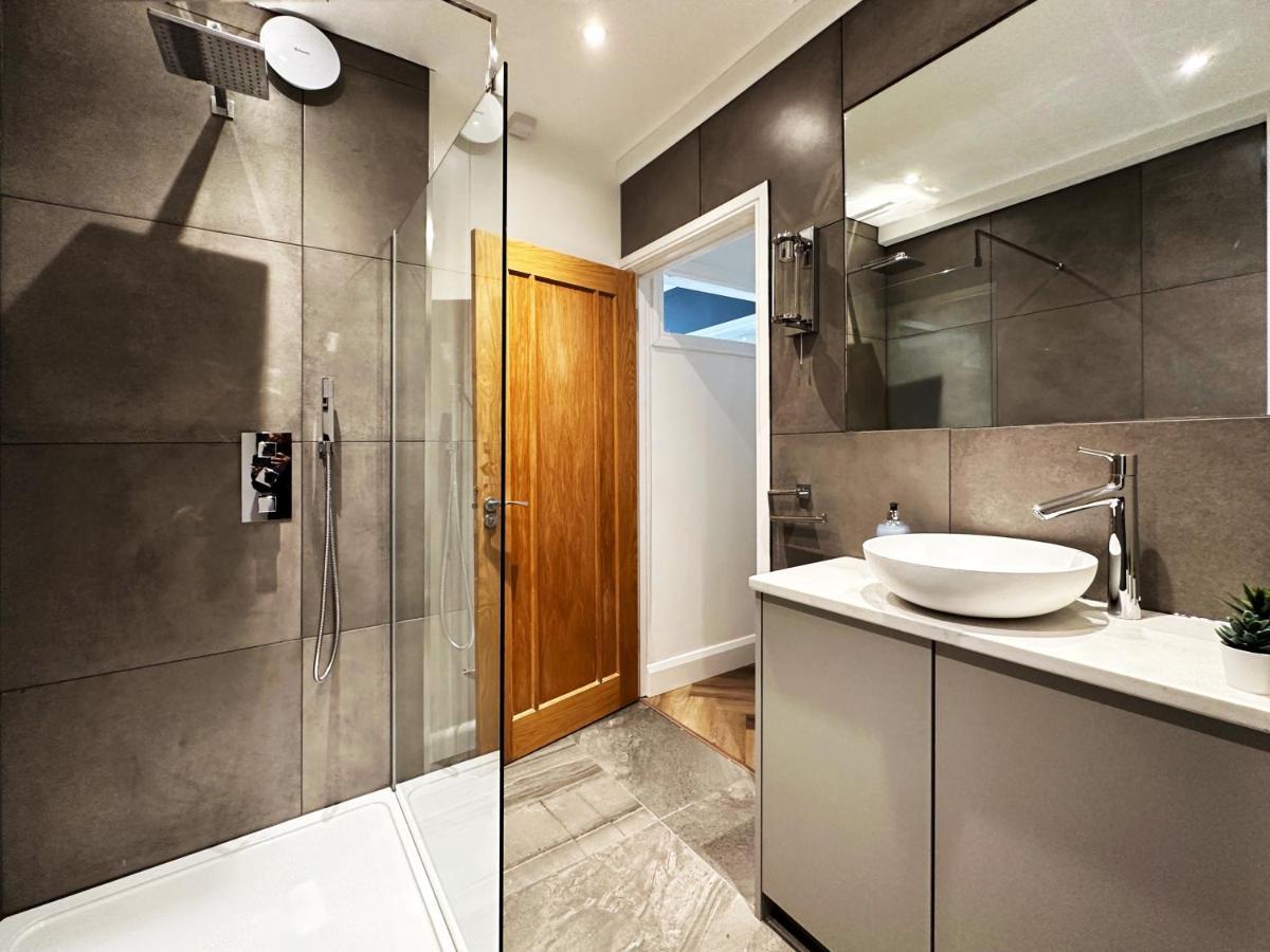 Liam Place Near Hyde Park - 1 Double Bed, 1 Sofa Bed, Spacious Apartment, Private Entrance Londres Exterior foto