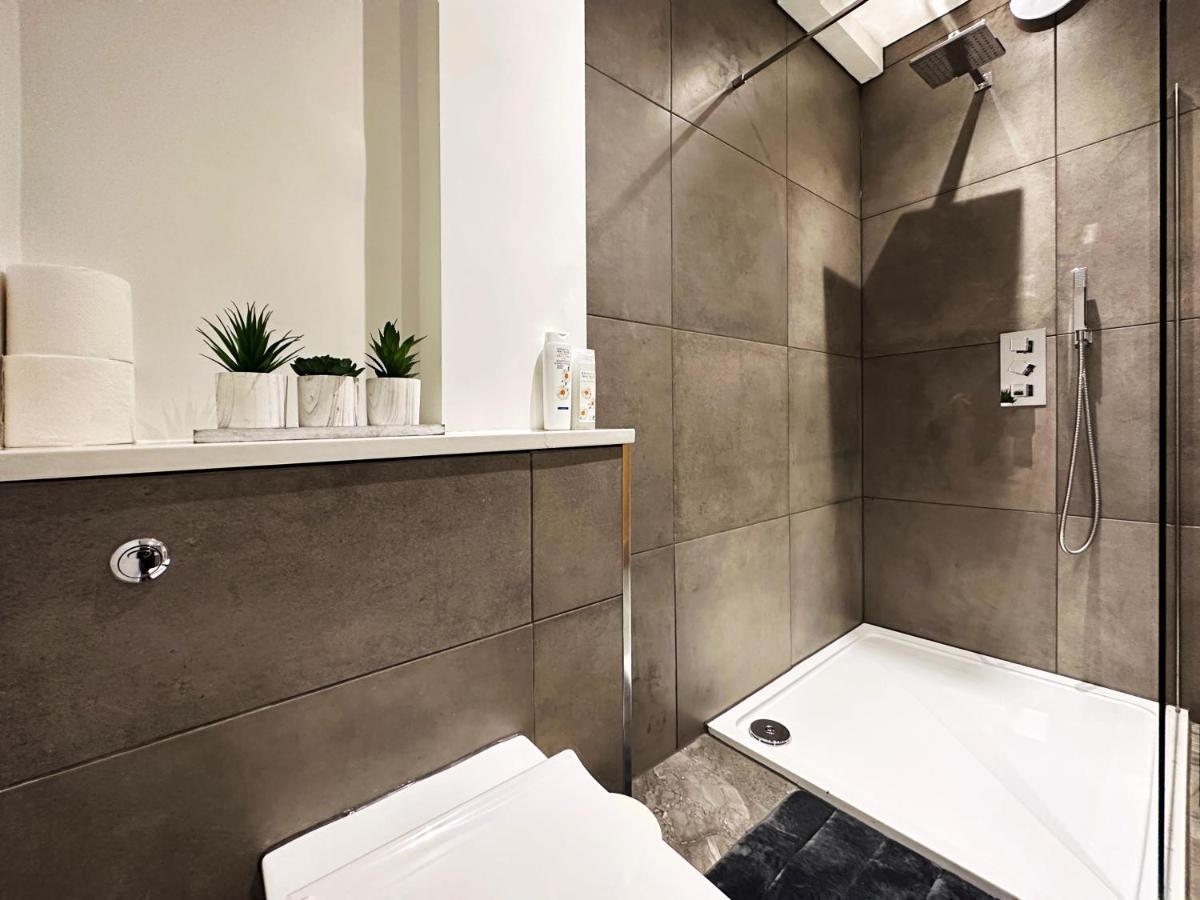 Liam Place Near Hyde Park - 1 Double Bed, 1 Sofa Bed, Spacious Apartment, Private Entrance Londres Exterior foto
