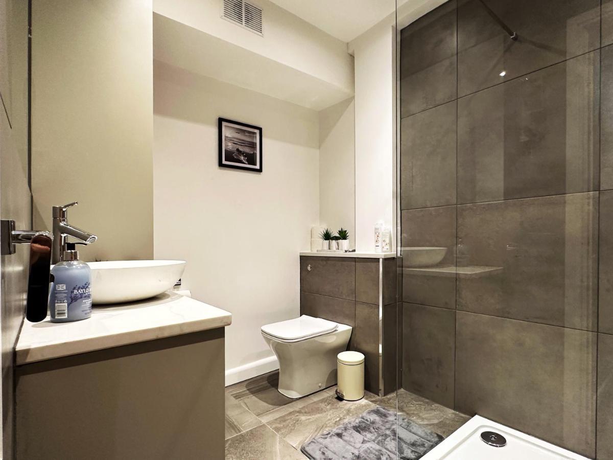 Liam Place Near Hyde Park - 1 Double Bed, 1 Sofa Bed, Spacious Apartment, Private Entrance Londres Exterior foto