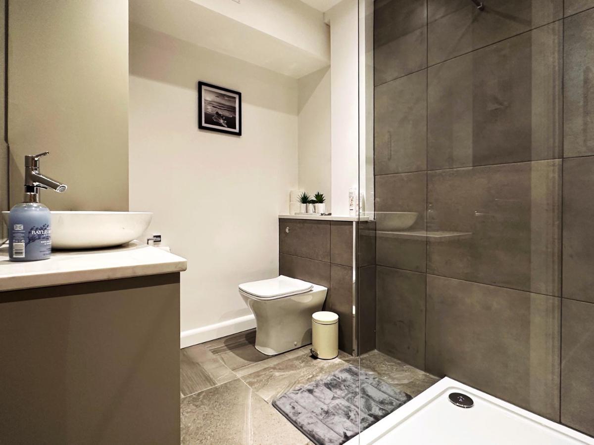Liam Place Near Hyde Park - 1 Double Bed, 1 Sofa Bed, Spacious Apartment, Private Entrance Londres Exterior foto