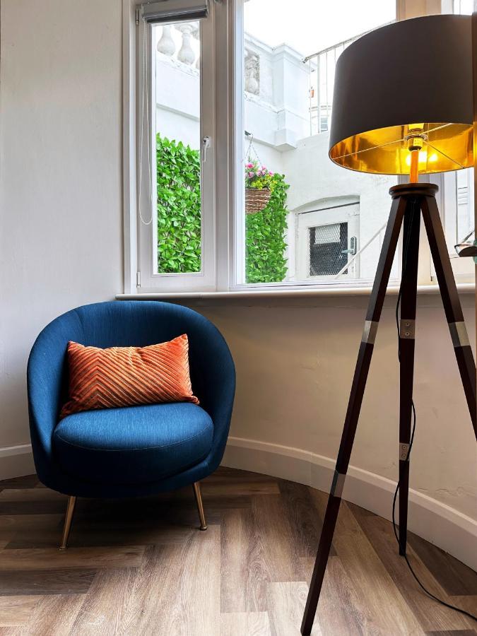 Liam Place Near Hyde Park - 1 Double Bed, 1 Sofa Bed, Spacious Apartment, Private Entrance Londres Exterior foto