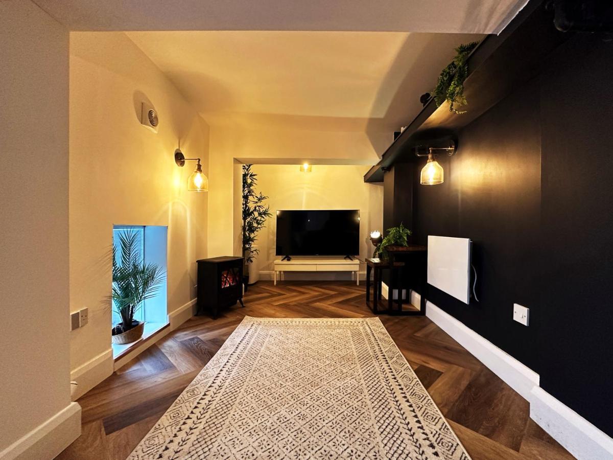 Liam Place Near Hyde Park - 1 Double Bed, 1 Sofa Bed, Spacious Apartment, Private Entrance Londres Exterior foto